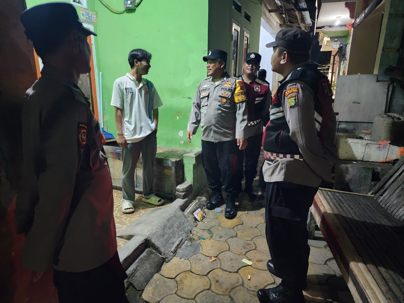 Patroli Malam Gabungan Polsek Kepulauan Seribu Utara Perkuat Siskamling Cegah Guantibmas