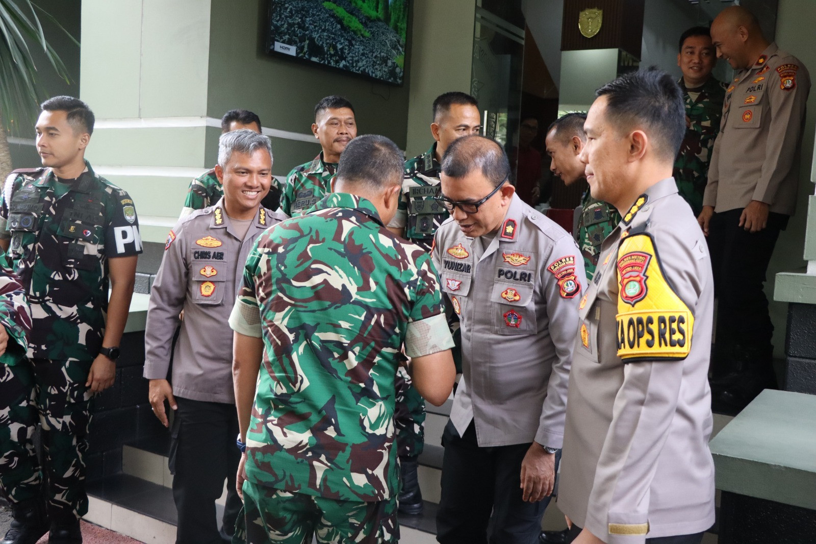 Wakapolres Kepulauan Seribu Hadiri Silaturahmi Danrem 052/Wijayakrama, Perkuat Sinergitas TNI-Polri Jaga Kamtibmas