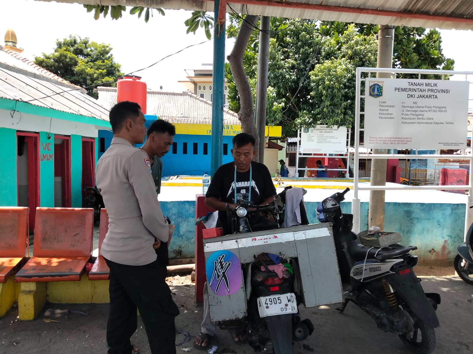 Bhabinkamtibmas Pulau Panggang Sambang Toga, Tomas, dan Toda untuk Cegah 3C dan Perkuat Keamanan Wilayah