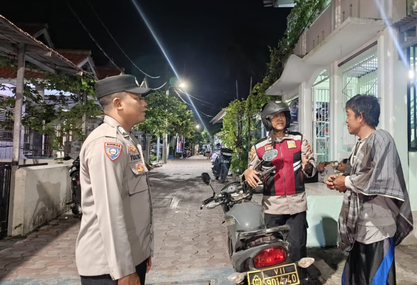 Patroli Malam Ramadhan, Polsek Kepulauan Seribu Selatan Bersama TNI dan Satpol PP Perkuat Siskamling Cegah Guantibmas