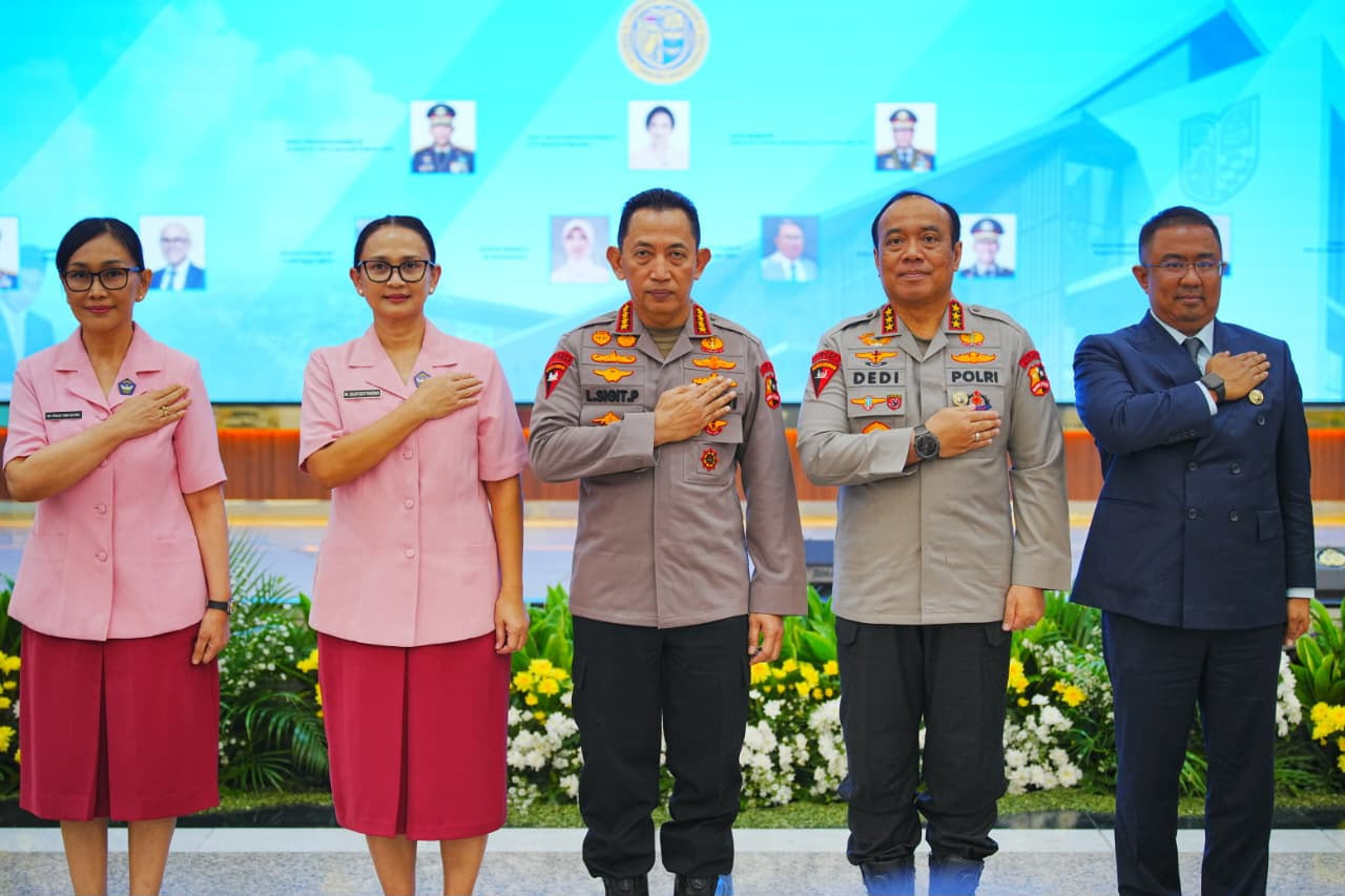 Terima Sertifikat IBDP SMA KTB, Kapolri: Cetak Generasi Muda untuk Wujudkan Indonesia Emas 2045