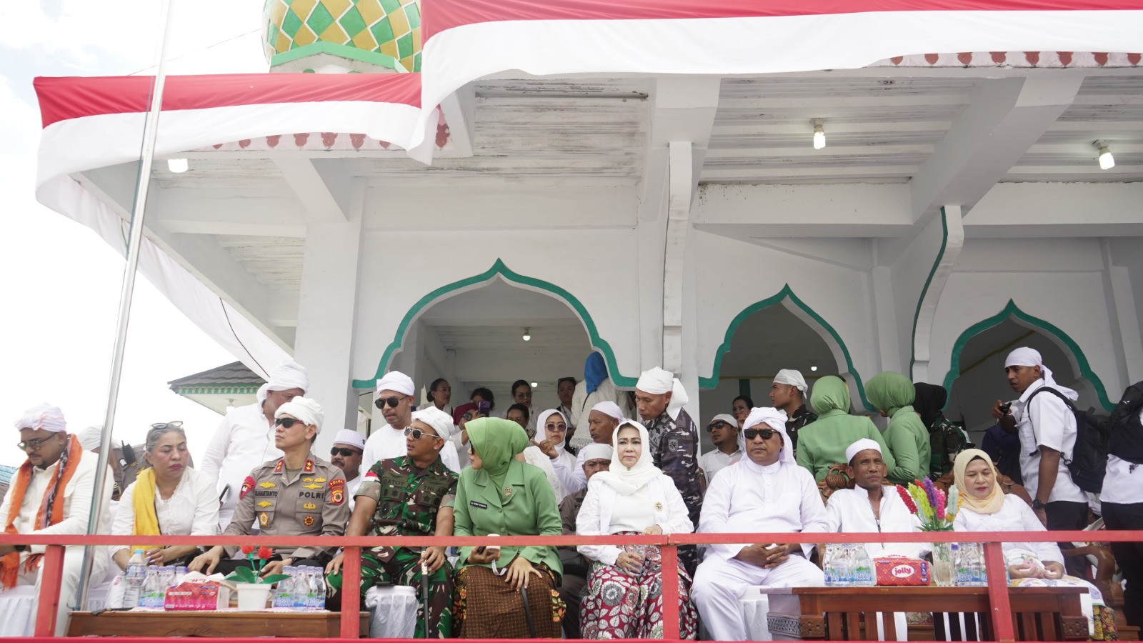 Wujud Cinta Budaya Daerah, Kodaeral IX Sukseskan Acara Pagelaran Budaya Ma'atenu Pakapita Matasiri Tahun 2025 di Negeri Pelauw