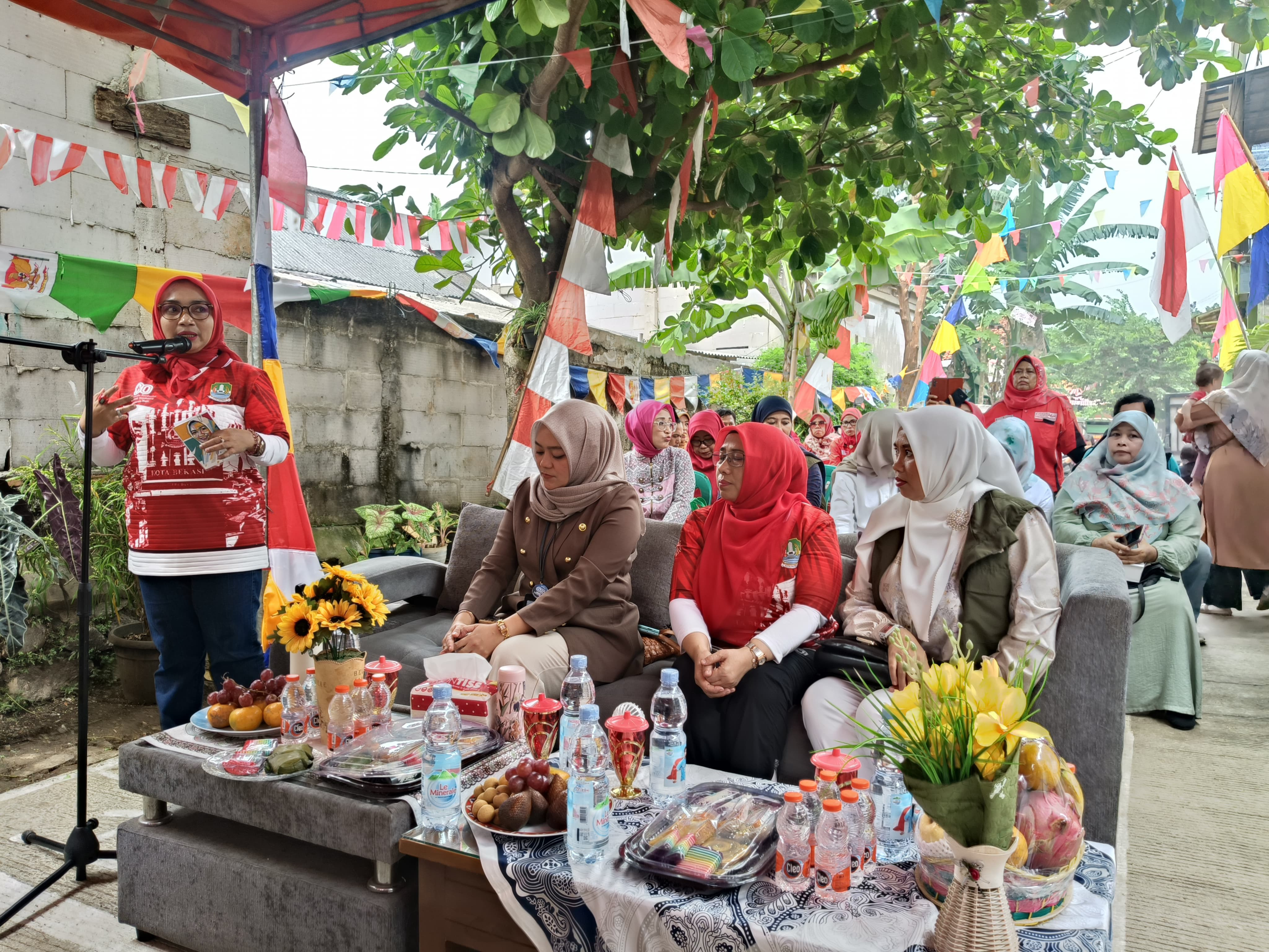 Peresmian Rumah Layak Huni di Cimuning, Warga Terima Bantuan Sembako