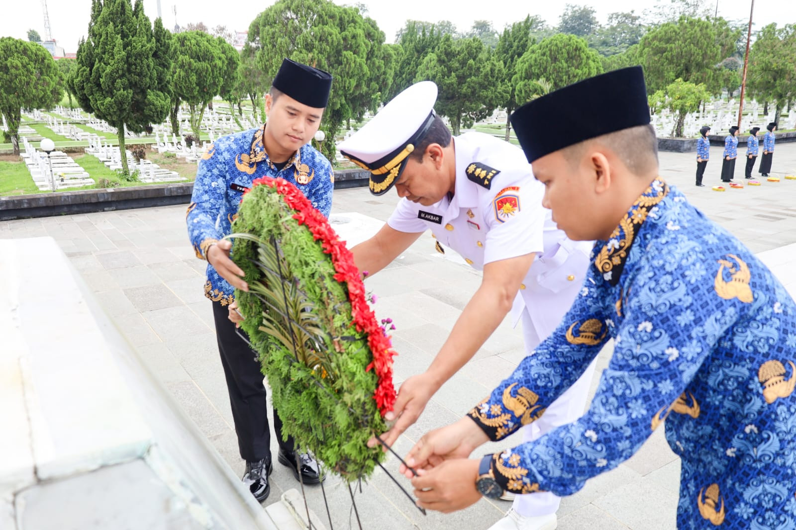 Kadisminpers Kodaeral I Pimpin Upacara Ziarah Rombongan Bersama Korpri Unit TNI Provinsi Sumatera Utara Dalam Rangka HUT Korpri Ke-54 Tahun
