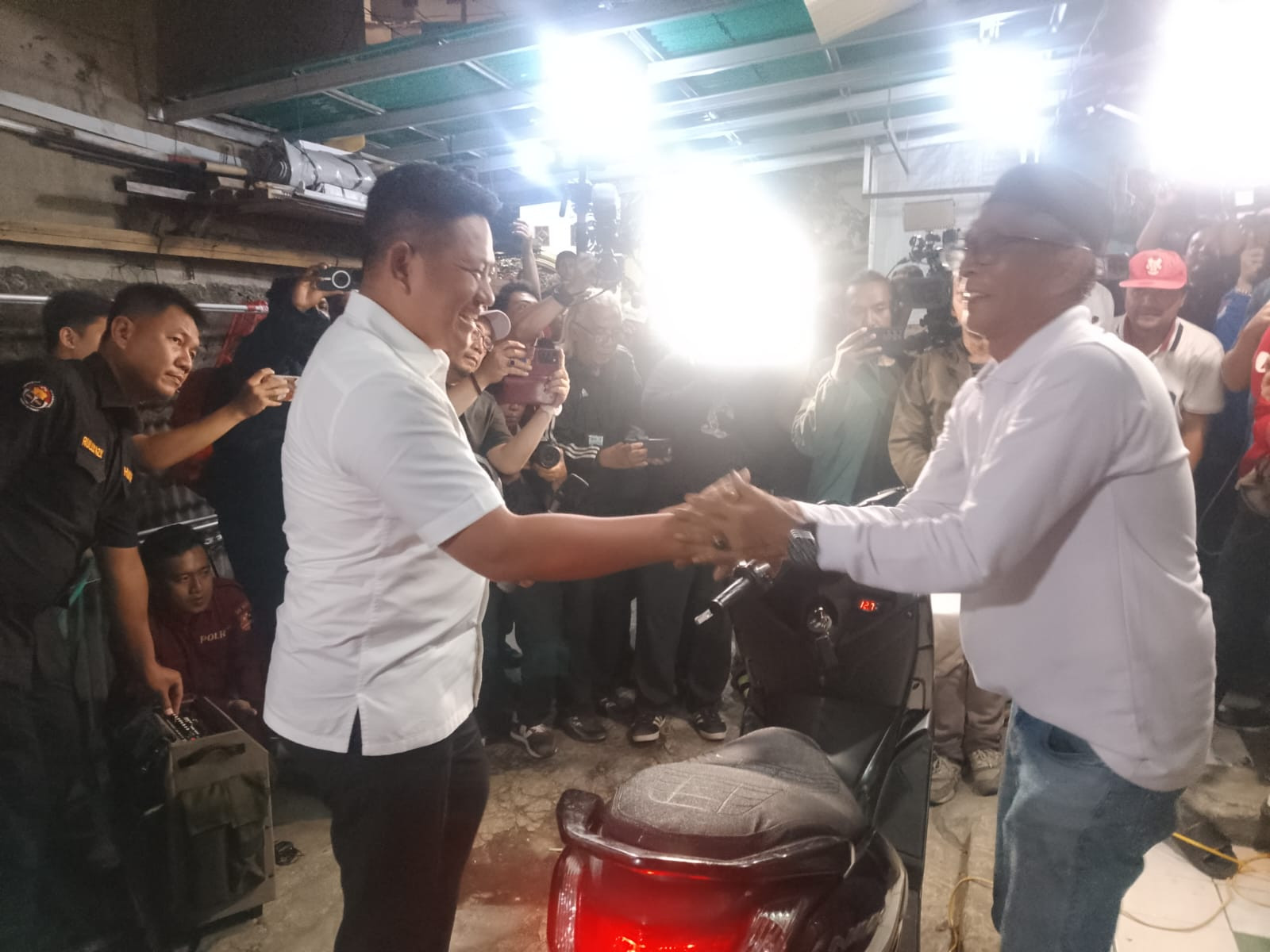 Operasi Brantas Jaya 2026, Polda Metro Jaya Kembalikan Motor Curian kepada Korban di Tanjung Priok