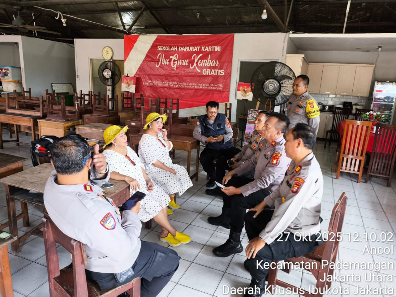 Eratkan Hubungan Polri dan Dunia Pendidikan Polsek Pademangan Gelar Police Go to School di Sekolah Darurat Kartini