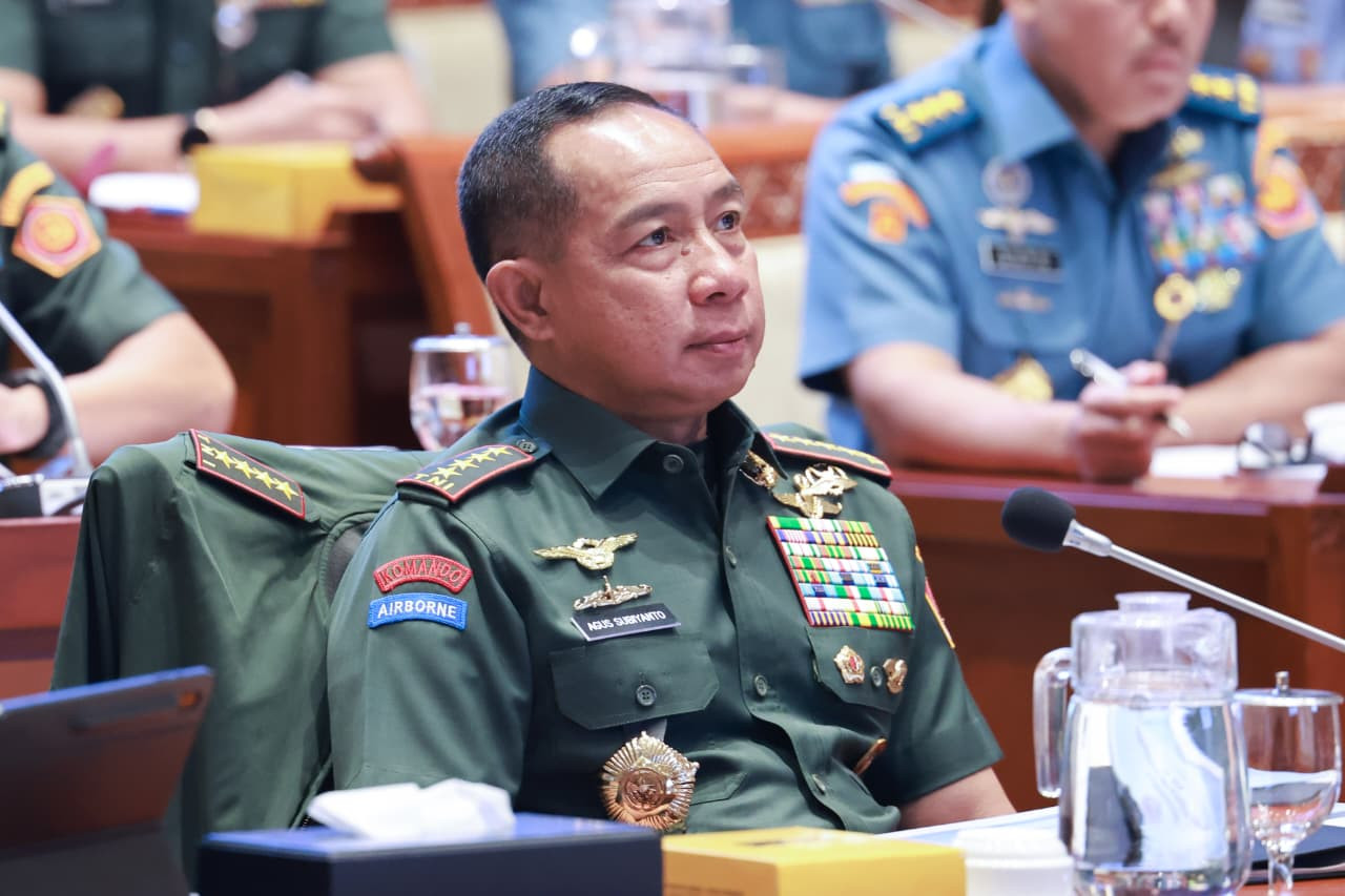 Panglima TNI dan Menhan RI Hadiri Raker dengan Komisi I DPR RI Bahas Penyesuaian Anggaran 2026