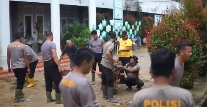 Komitmen Pemulihan Pascabencana, Polri Pastikan SMPN 2 Langsa Siap Digunakan Kembali