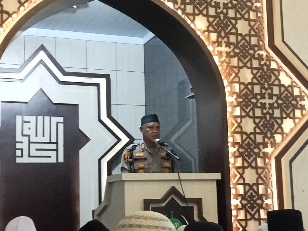 Jumat Curhat, Kapolsek Bekasi Barat Ajak Jamaah Masjid Al Iman Waspada Judol dan Hoax