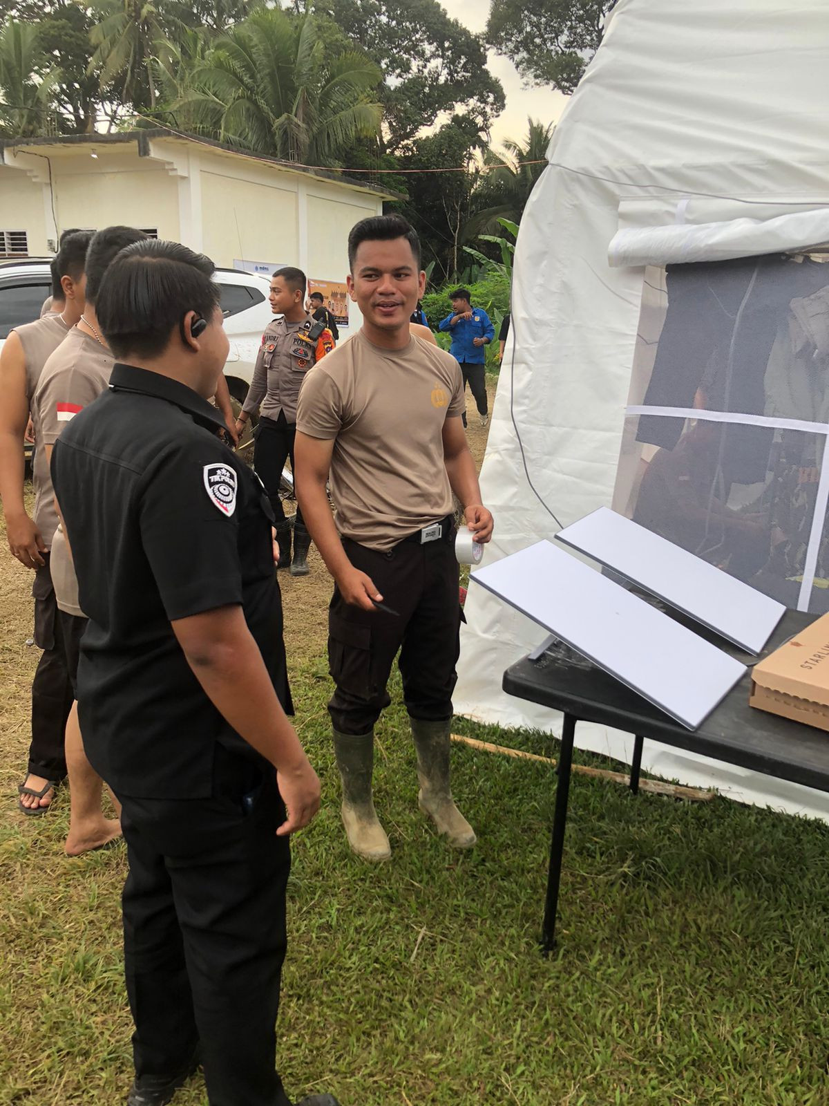 Jaringan Internet Polri Hadir di 76 Titik Bencana: Menghubungkan Harapan, Mengobati Rindu