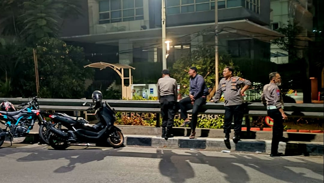 Kapolsek Bekasi Selatan Pimpin Patroli Skala Besar Antisipasi Kejahatan Jalanan dan Gangguan Kamtibmas