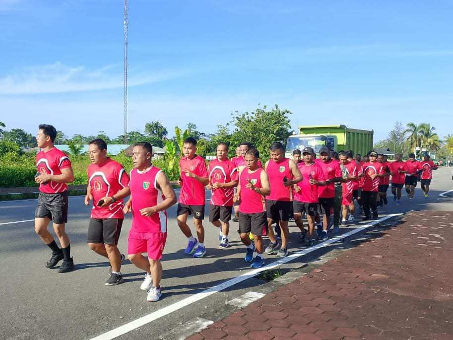 Latihan Rutin, Prajurit Kodim 1710/Mimika Tempuh Lari 8 Km