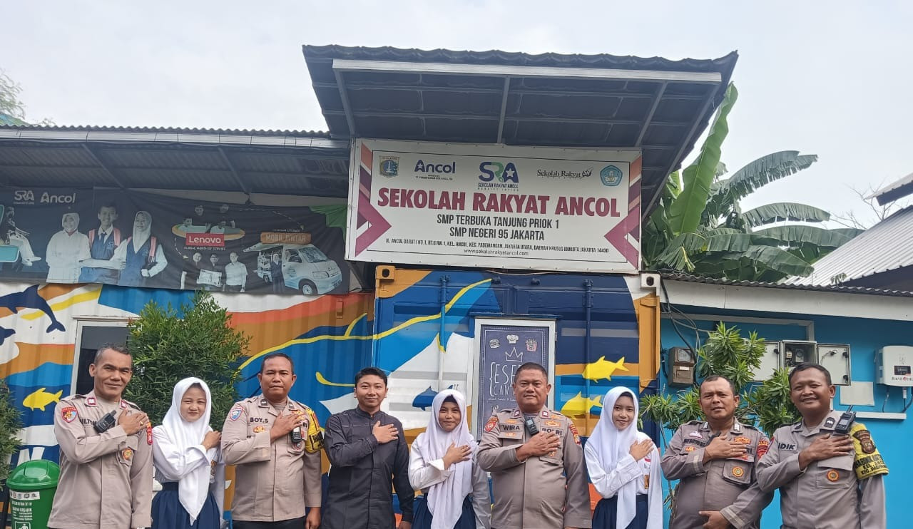 Polisi Sambangi Sekolah Rakyat Ancol, Ingatkan Bahaya Narkoba dan Kenakalan Remaja