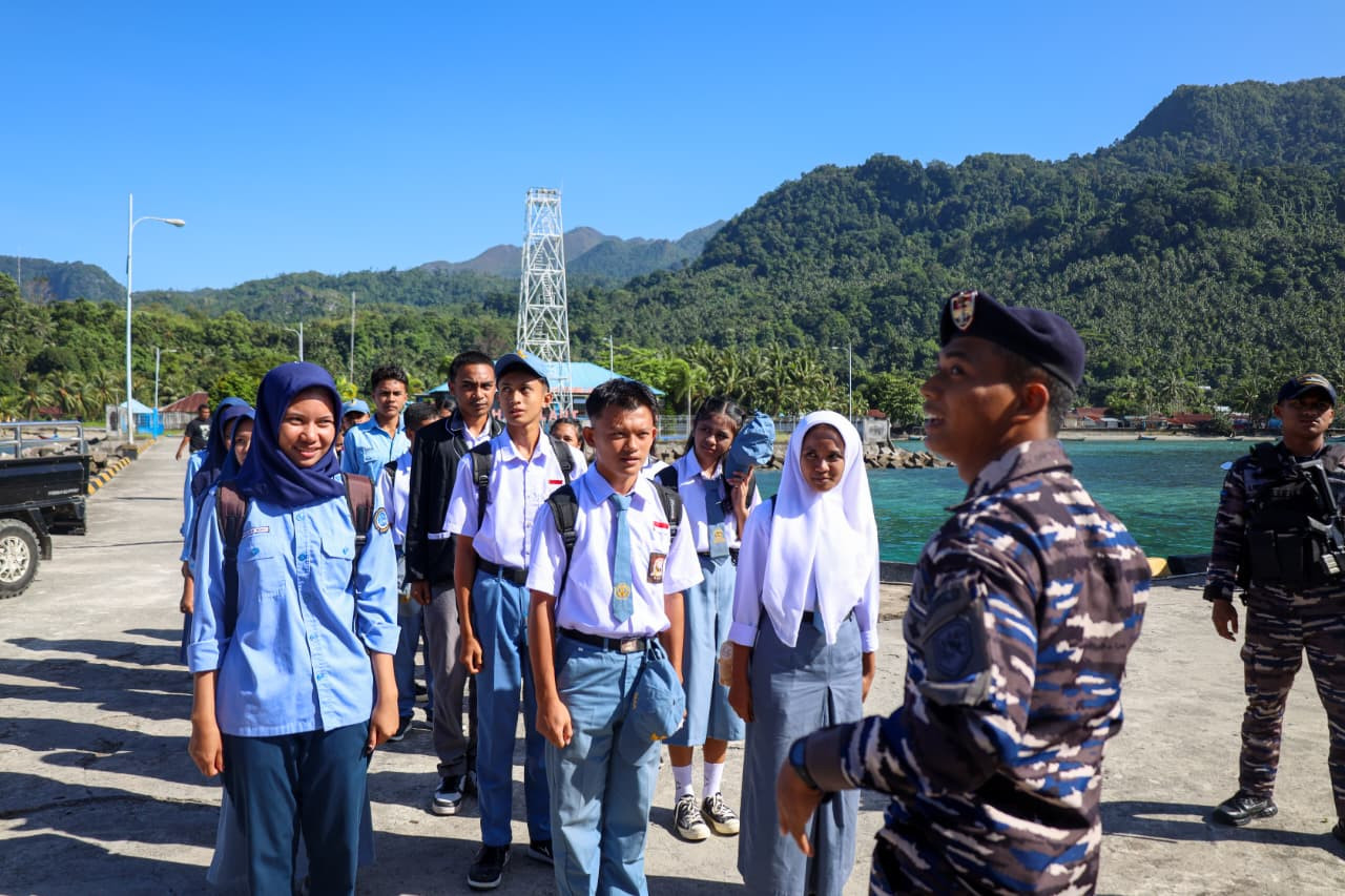 Kodaeral IX Ambon dan Bank Indonesia Sukses Laksanakan Misi Ekspedisi Rupiah Berdaulat di Wilayah 3T