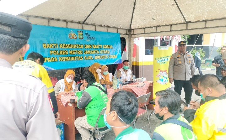 Polsek Cilincing Gelar Bakti Kesehatan dan Sosial untuk Komunitas Ojol
