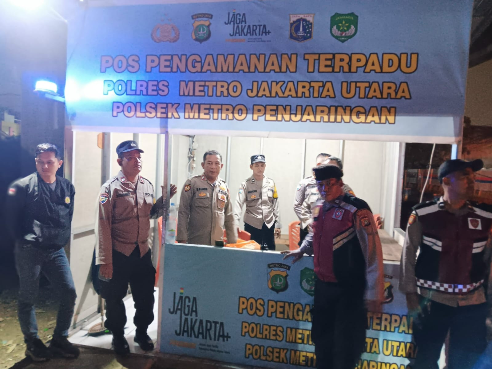 Jaga Jakarta, Jaga Lingkungan: Polsek Metro Penjaringan Tingkatkan Patroli Malam Cegah Tawuran dan Kejahatan Jalanan