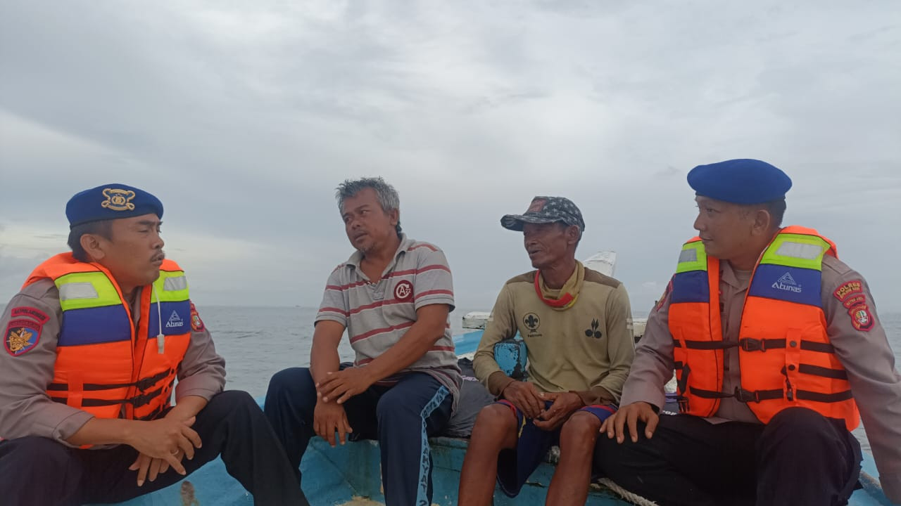 Patroli Dialogis Laut Satpolairud Polres Kepulauan Seribu, Antisipasi Kejahatan dan Jaga Kamtibmas Tetap Kondusif