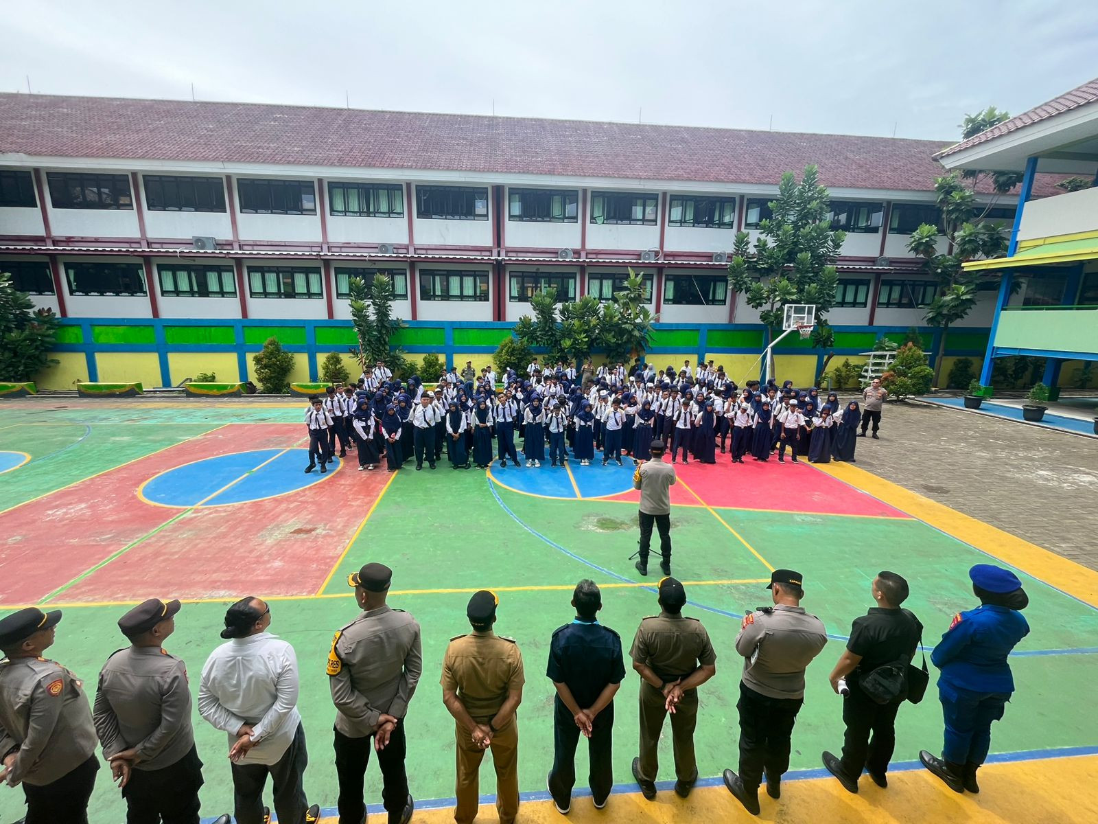 Kapolres Kepulauan Seribu Kunjungi SMPN 133, Tekankan Bahaya Bullying pada Pelajar