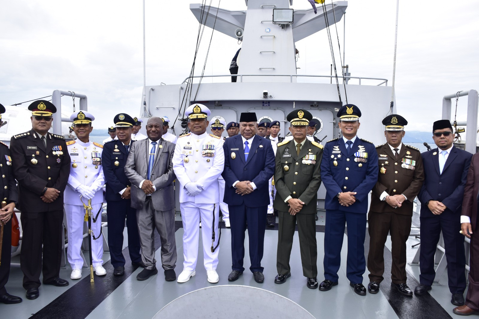 Kodaeral X TNI AL Gelar Upacara Tabur Bunga di Laut Dalam Rangka Hari Dharma Samudera 2026