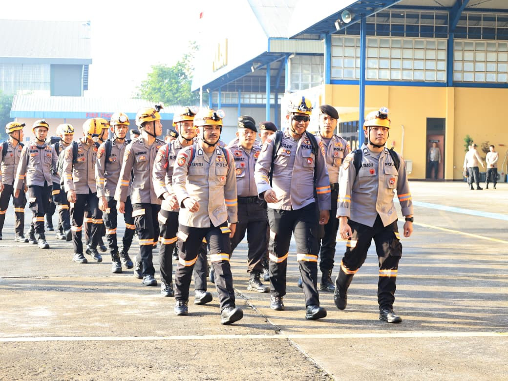 Ratusan Personel Brimob, Samapta, Medis, dan K9 Dikerahkan Polri Perkuat Penanganan Bencana