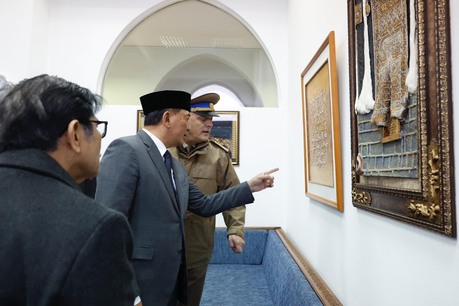 Wakil Panglima TNI mendampingi Menhan RI kunjungi Masjid Soeharto di Sarajevo, simbol solidaritas Indonesia - Bosnia
