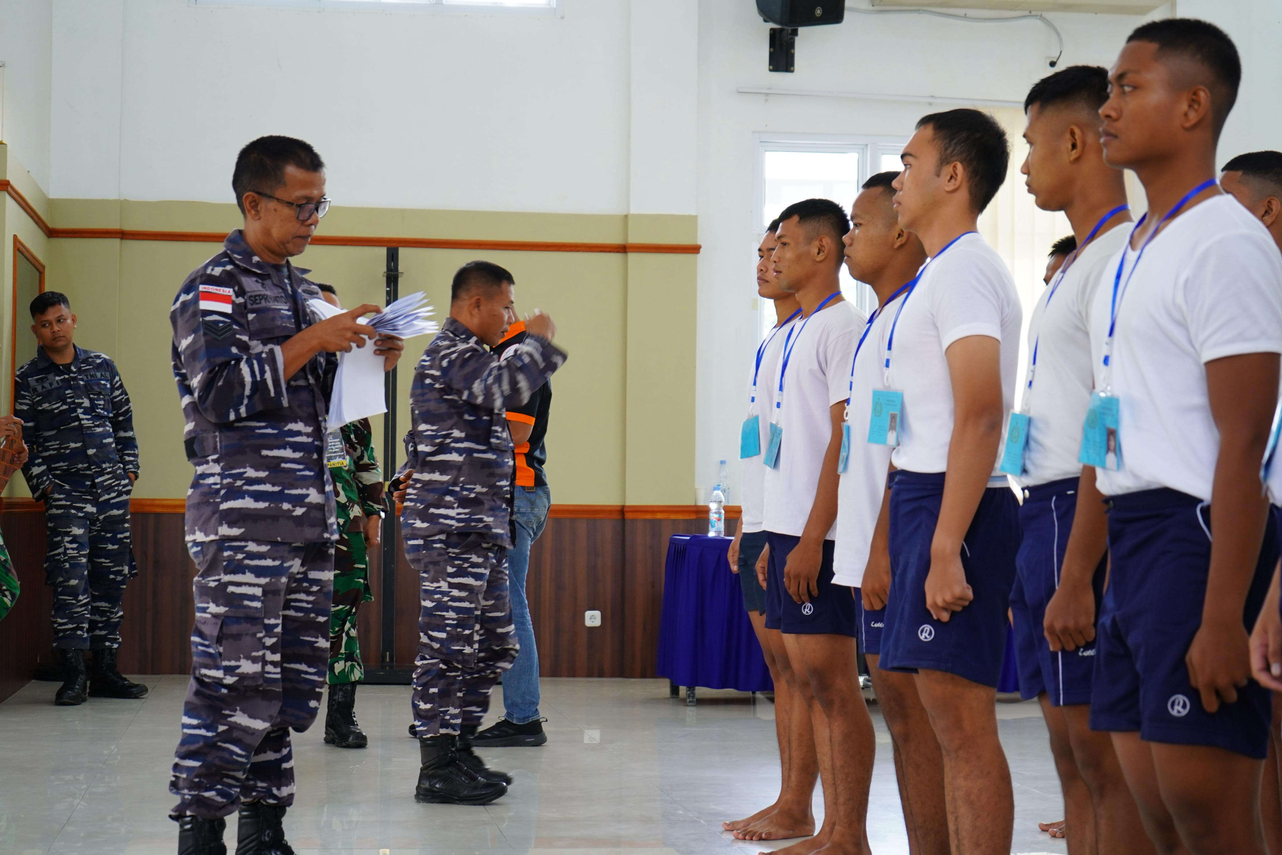 Ratusan Casis Bintara dan Tamtama TNI AL Sub Panda Dumai, Jalani Pemeriksaan Kesehatan Tahap I