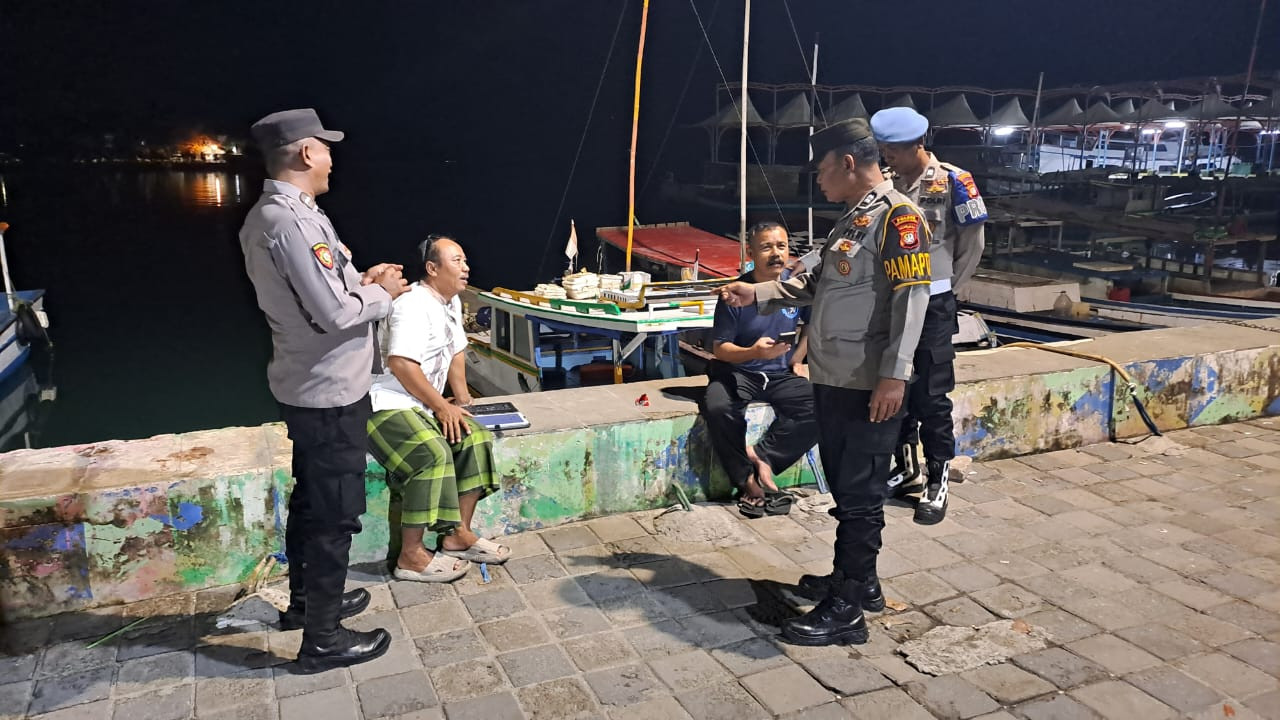 Polsek Kepulauan Seribu Utara Laksanakan Patroli Malam Gabungan Cegah Gangguan Kamtibmas