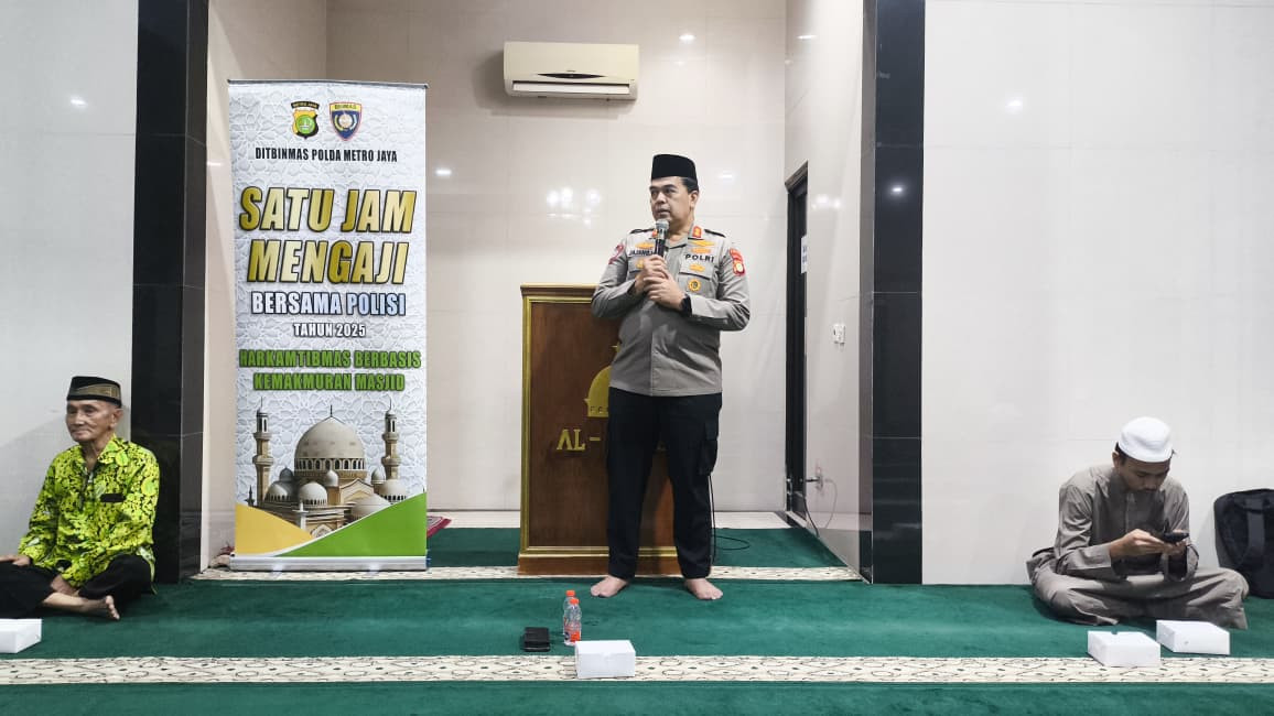 Polda Metro Jaya Gelar Satu Jam Mengaji Bersama Polisi di Masjid Al-Mizan