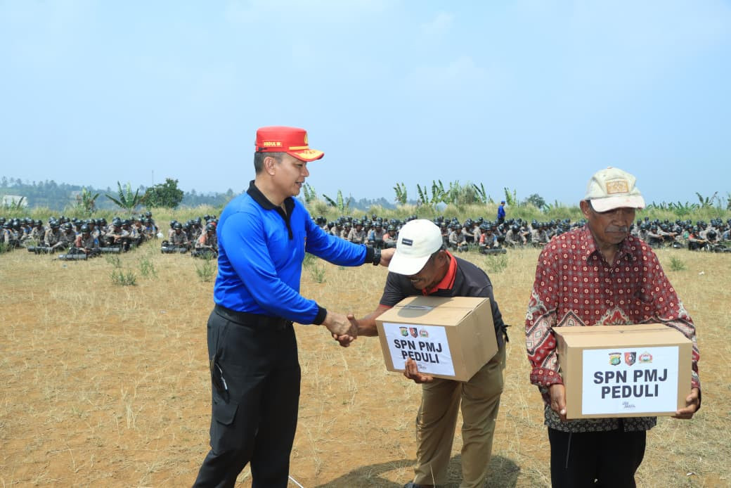 Melatih kepedulian Sosial saat Expedisi Darat Tupdasbhara Siswa Diktukba SPN PMJ Wujudkan Semangat Bhayangkara Peduli sosial
