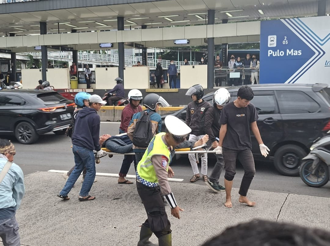 Motor Fazzio Tabrak Scoopy dari Belakang, Laka Lantas Terjadi di Kelapa Gading