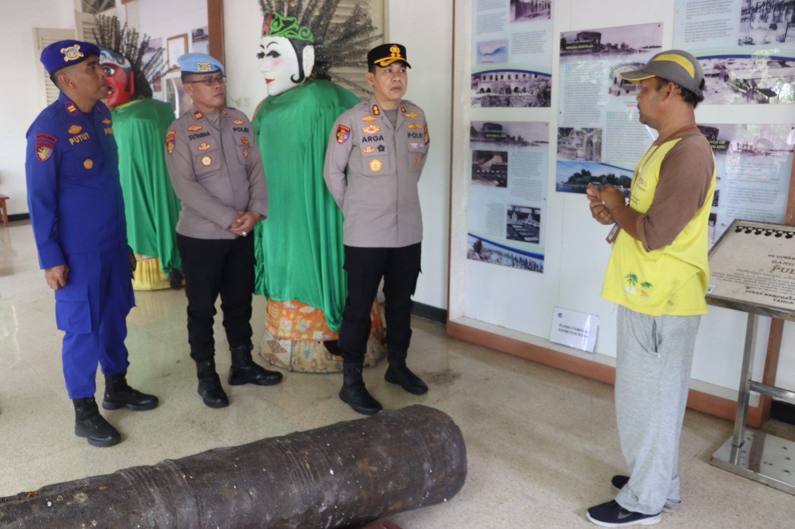 Kapolres Kepulauan Seribu Pimpin Langsung Jaga Jakarta On The Spot Kamtibmas di Pulau Untung Jawa, Sosialisasikan Layanan Polisi 110