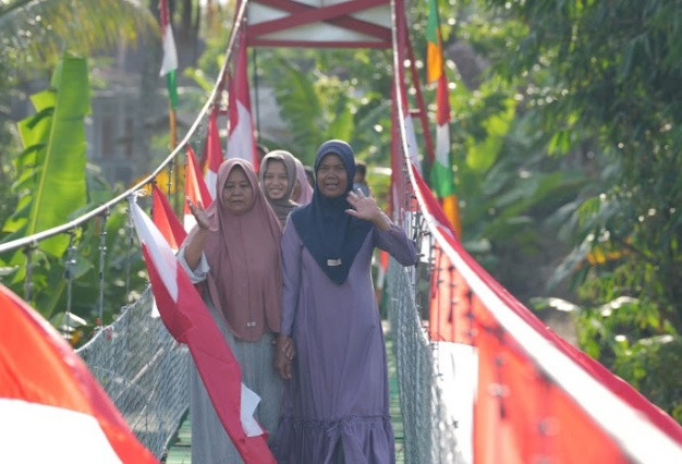 Jembatan Gantung Cipalebuh Garut, Jalan Baru Menuju Sekolah, Sawah, dan Tempat Ibadah