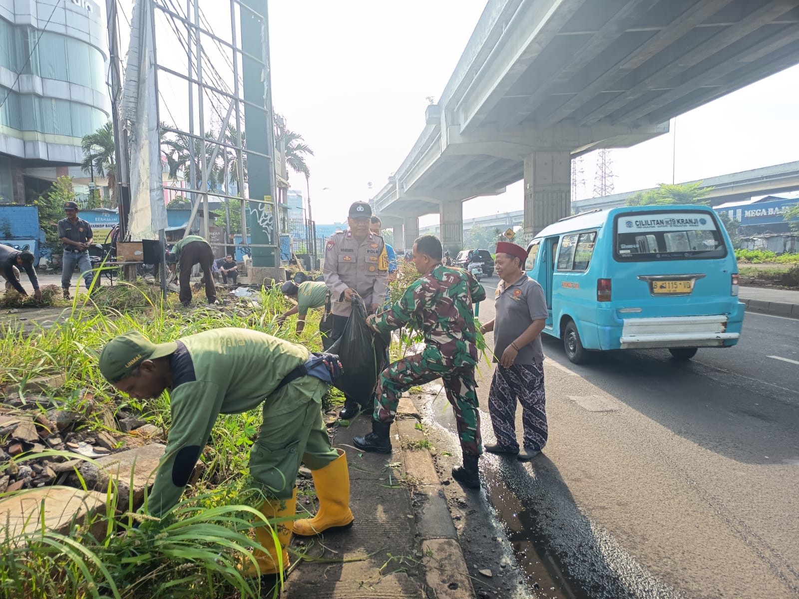 Wujud Sinergitas TNI-POLRI dalam Menjaga Keamanan dan Lingkungan di Jakasampurna