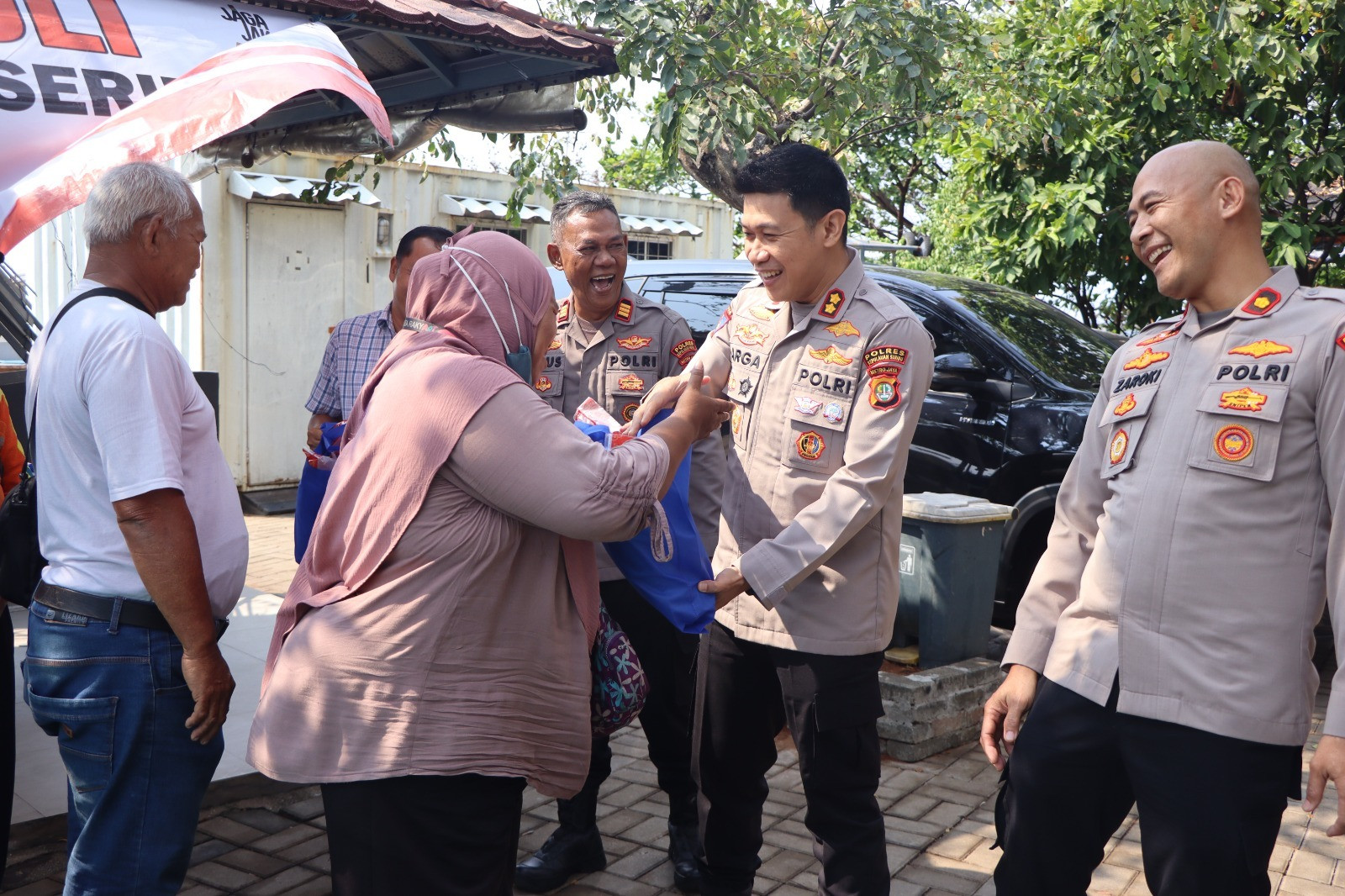 Polres Kepulauan Seribu Gelar Jakarta On The Spot Jumat Peduli Bersama Komunitas Sabuk Kamtibmas, Perkuat Sinergi Ojol dan Nelayan