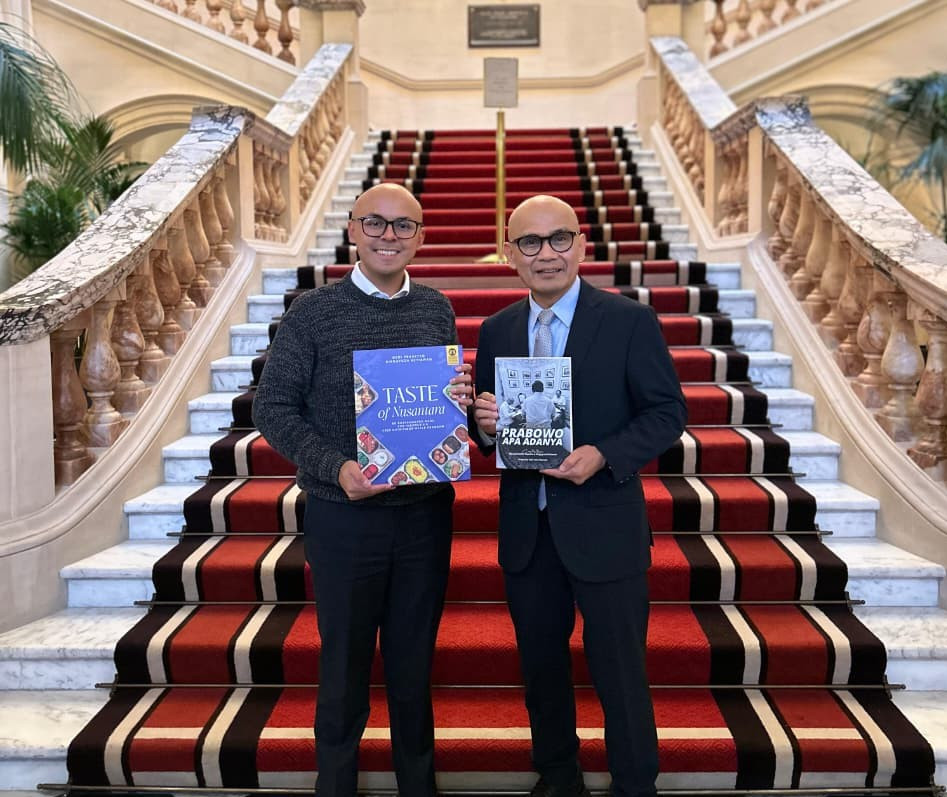 Buku Rasa Bhayangkara Nusantara Terbit dalam Bahasa Inggris, Diberikan pada Dubes