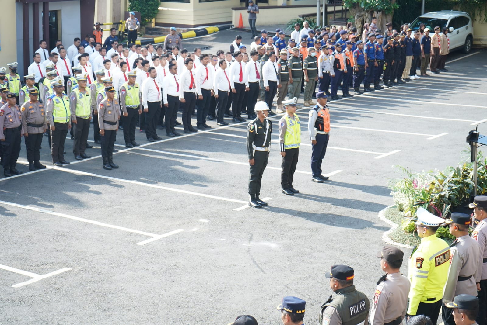 Apel Gelar Pasukan Operasi Ketupat Jaya 2026, 339 Personel Siap Amankan Idul Fitri di Jakarta Utara