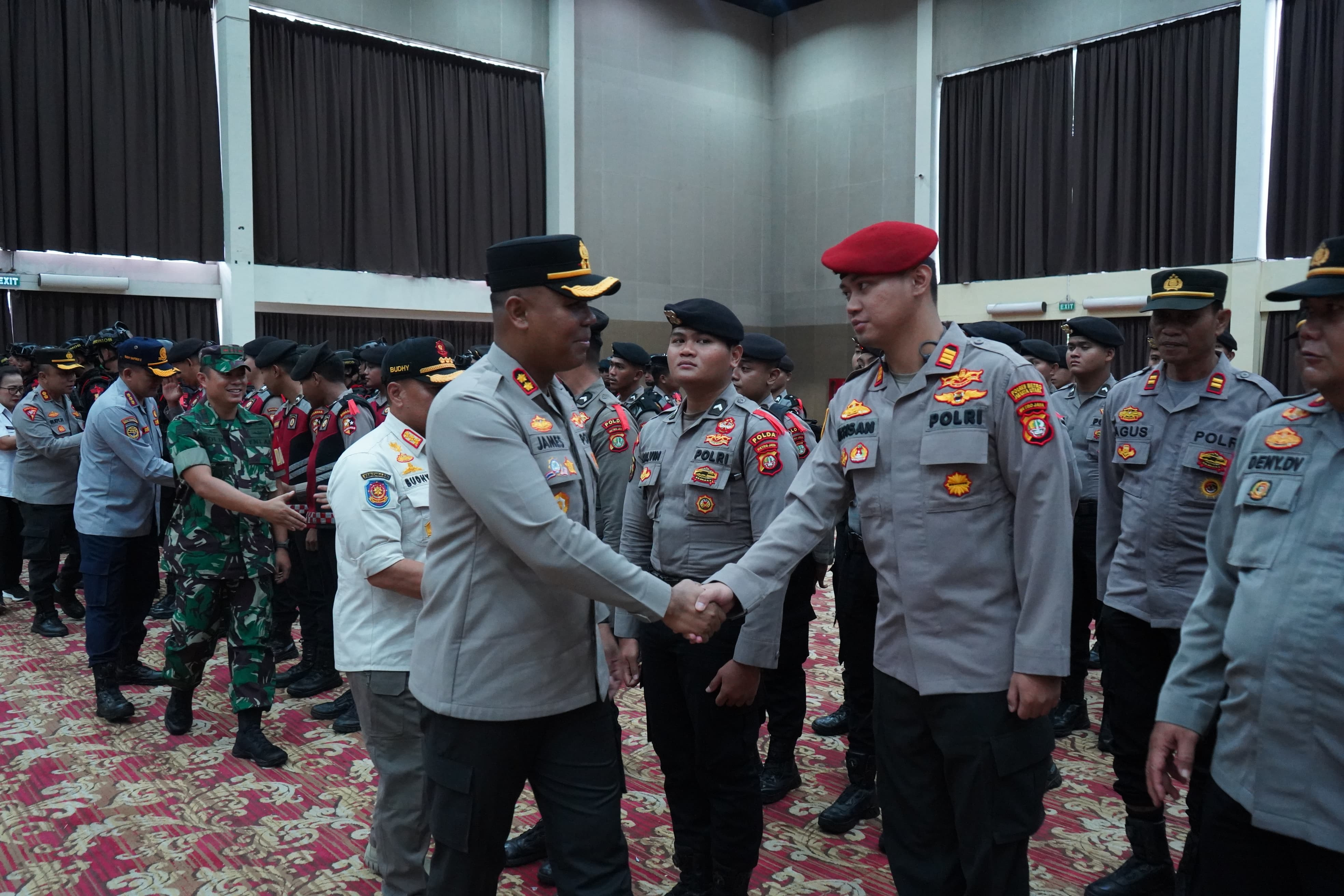 Polres Metro Jakarta Utara Gelar Apel Pengamanan Malam Tahun Baru 2026 di Ancol