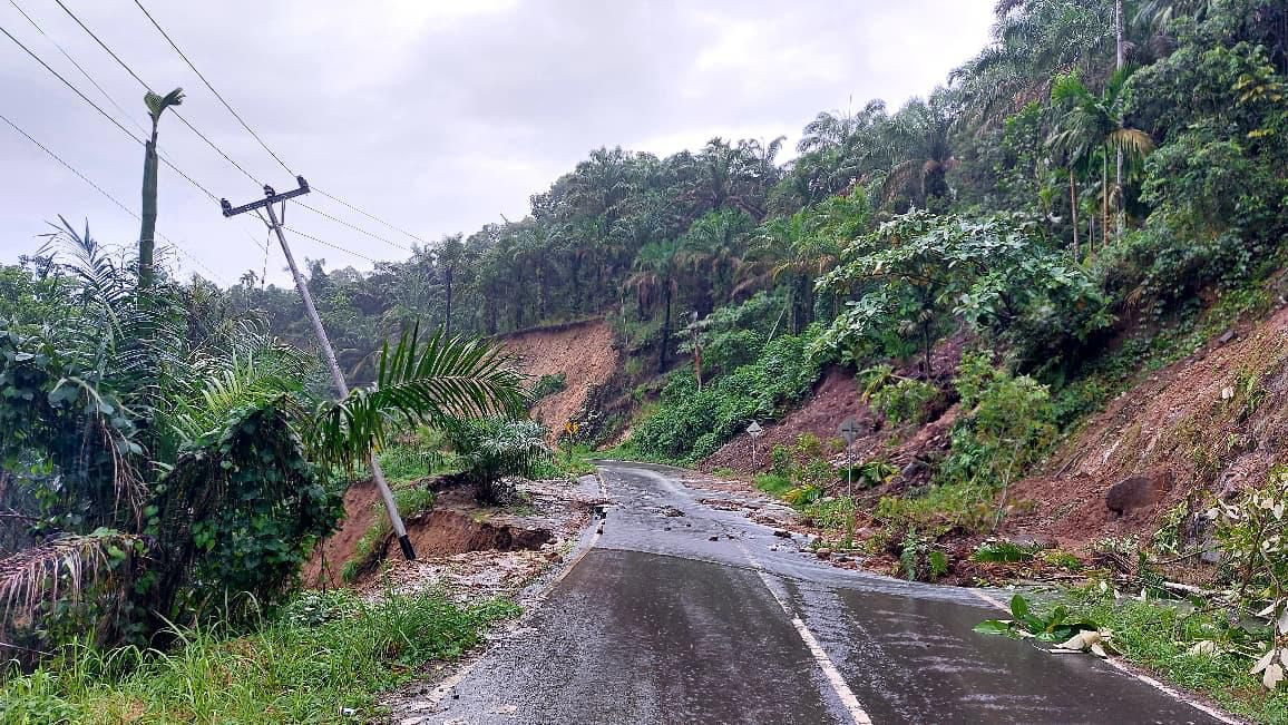 Hujan Deras Picu Longsor dan Banjir di Palembayan, Polri Sigap Evakuasi Warga
