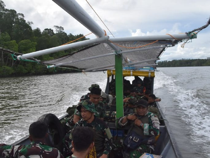 Dansatgas Tinjau Progres Pembangunan TMMD di Kampung Keakwa Pasca Pembukaan Resmi
