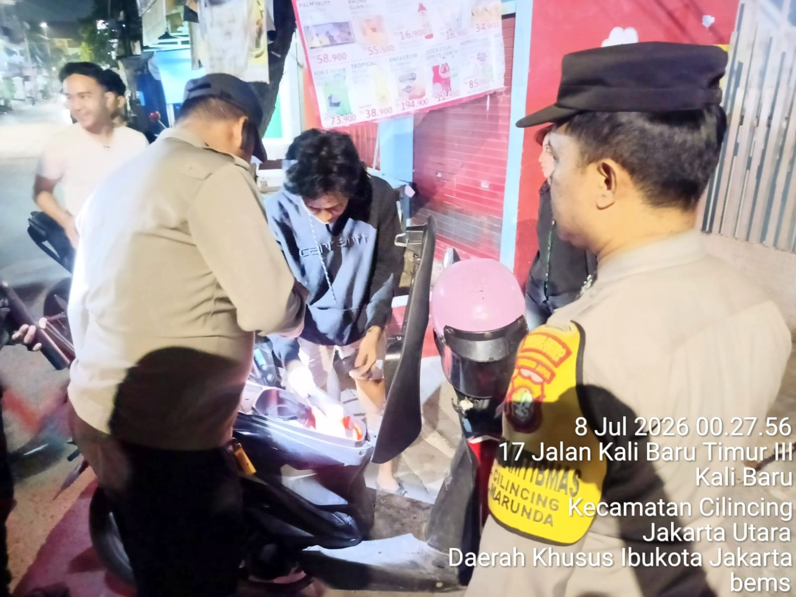 Patroli KRYD Polsek Cilincing Sisir Titik Rawan Tawuran dan Kejahatan Jalanan, Situasi Kamtibmas Tetap Kondusif