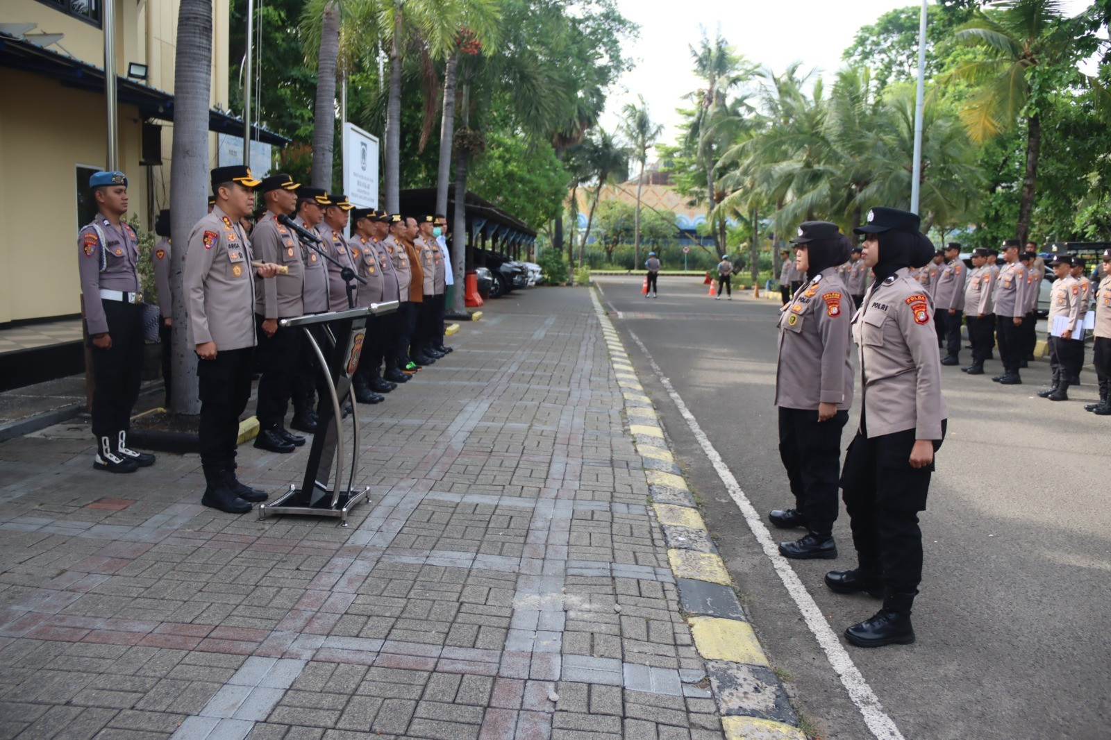 Kapolres Kepulauan Seribu Tekankan Makna “Jaga Jakarta” Saat Pimpin Apel Pagi