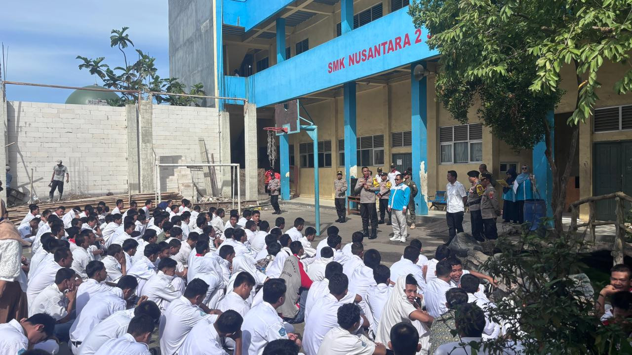 Wakapolres Jakut Gelar Program Police Goes To School di SMP/SMK Nusantara 2