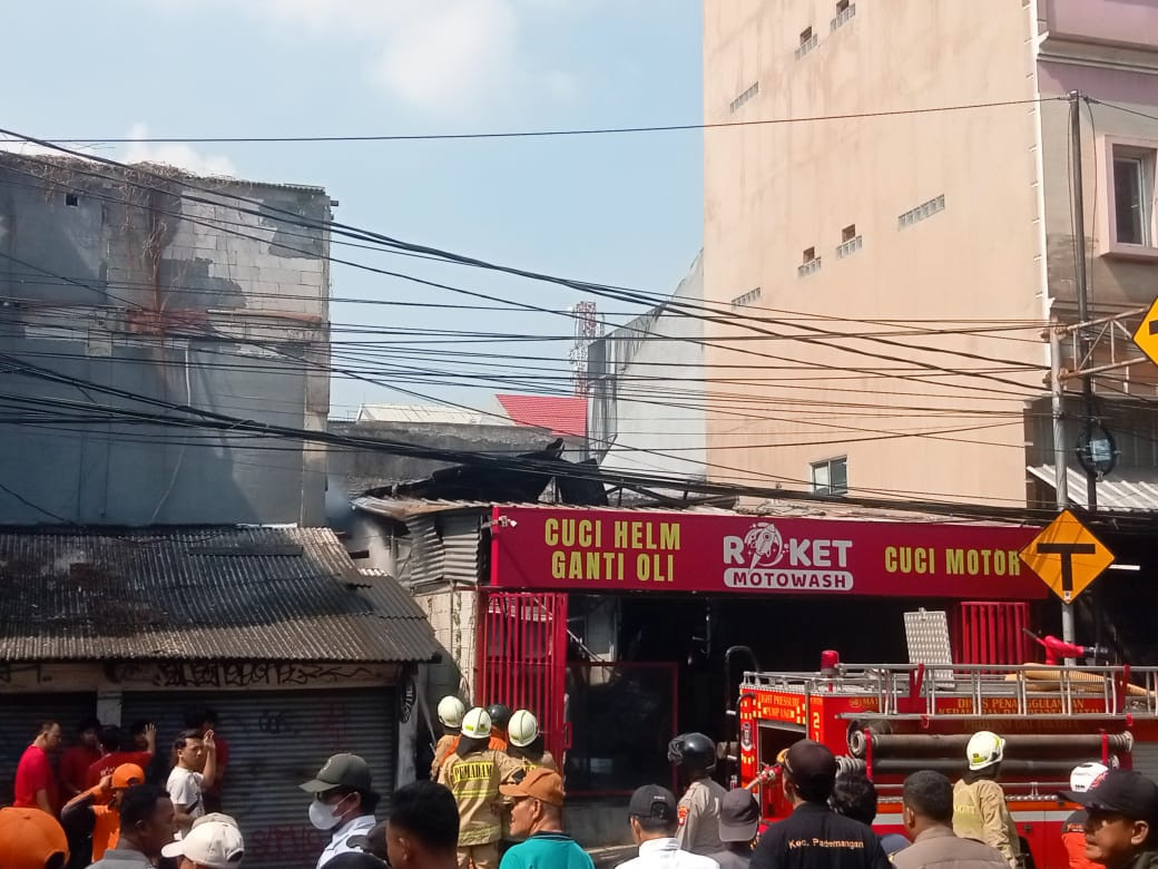 Diduga Mesin Steam Jadi Pemicu, Kebakaran Hanguskan Usaha Cuci Motor di Pademangan