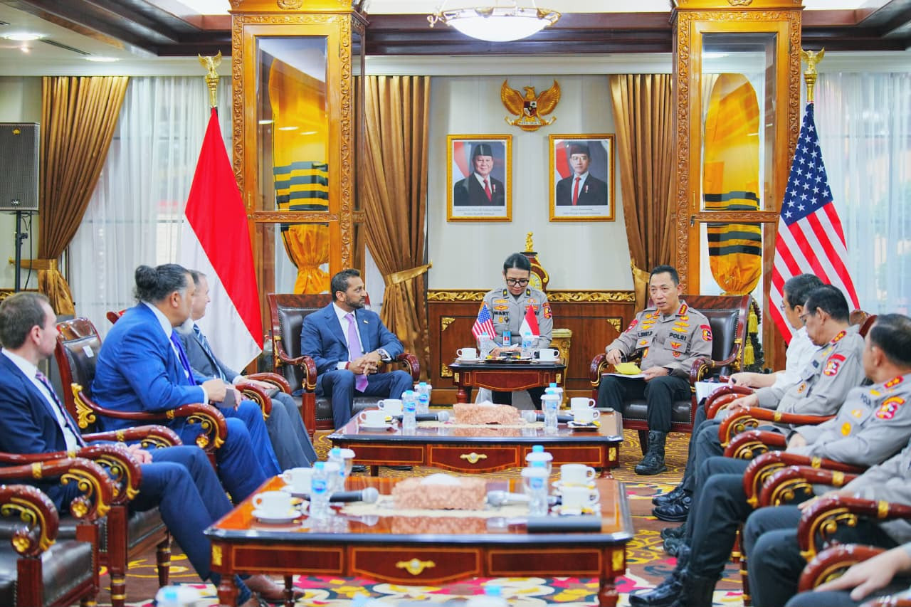 Kapolri Terima Audiensi Direktur FBI, Perkuat Kerja Sama Penanggulangan Kejahatan Transnasional
