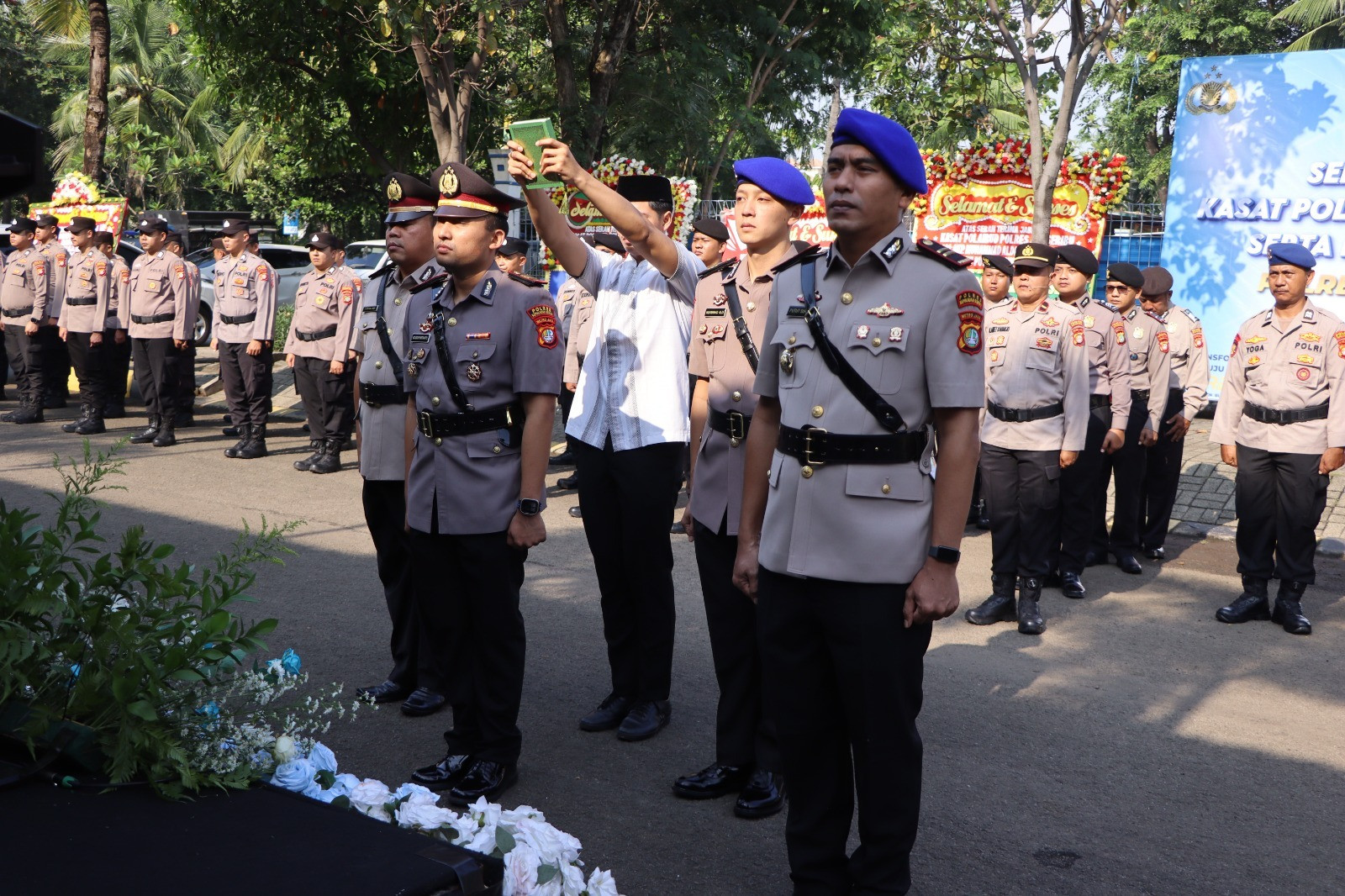 Kapolres Kepulauan Seribu Pimpin Upacara Sertijab Kasat Polairud dan Kasat Intelkam