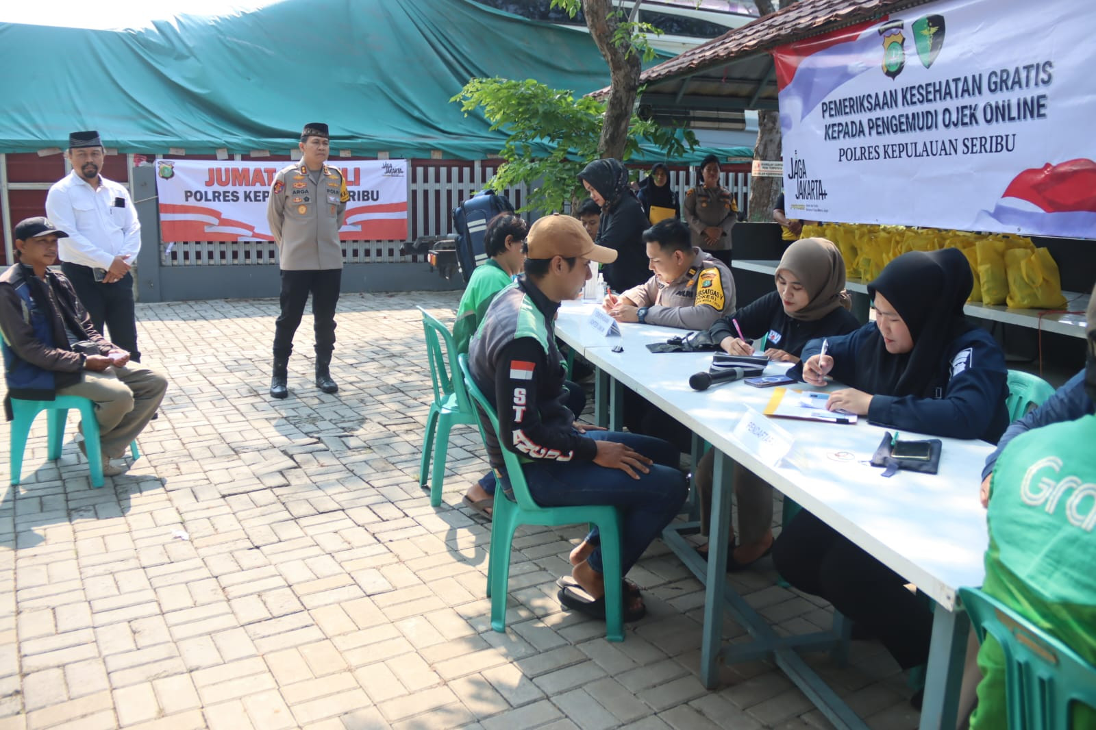 Polres Kepulauan Seribu Gelar Pemeriksaan Kesehatan bagi Pengemudi Ojek Online