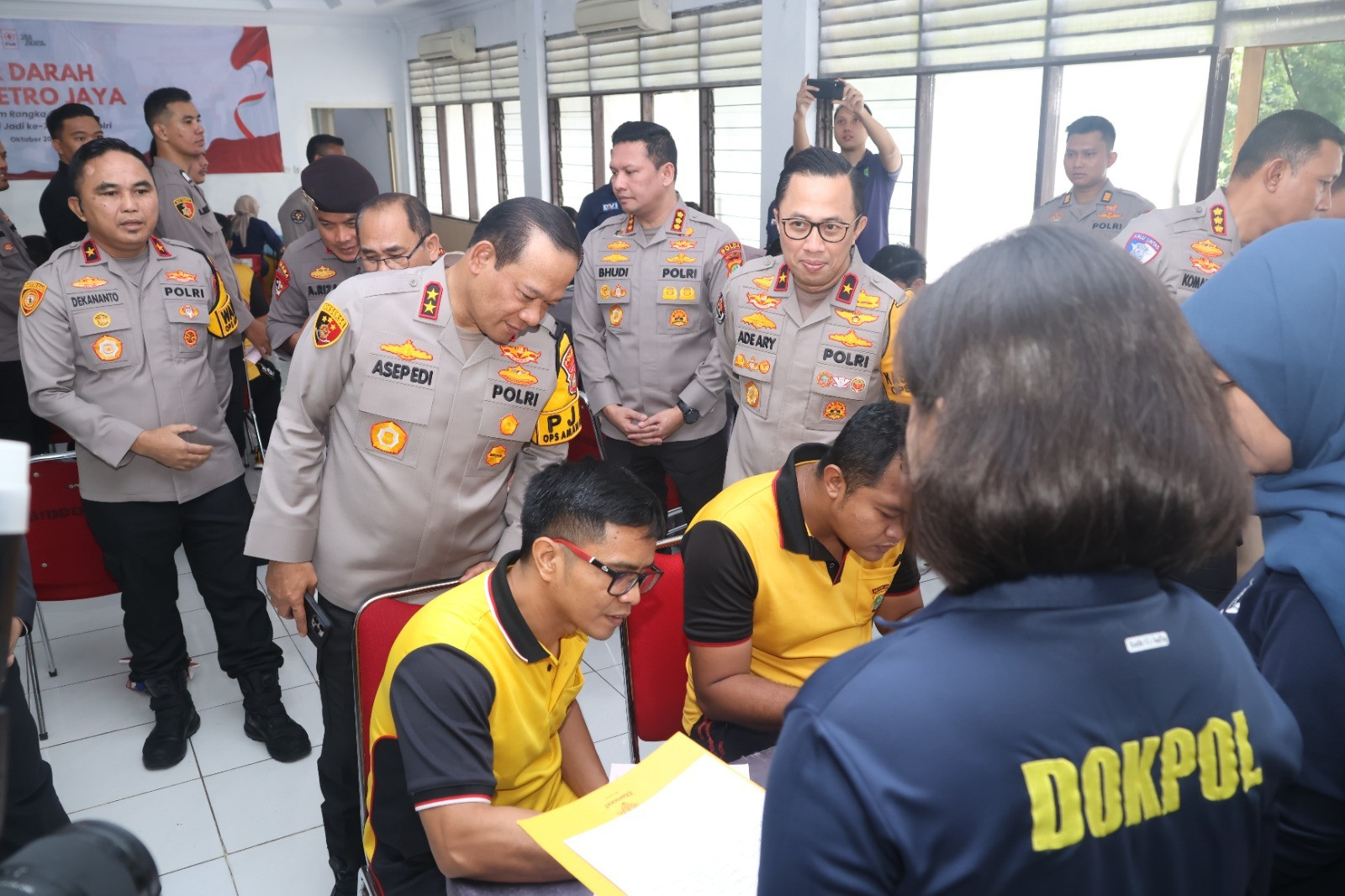 Bakti Sosial Donor Darah Warnai Hari Jadi ke-74 Humas Polri di Polda Metro Jaya