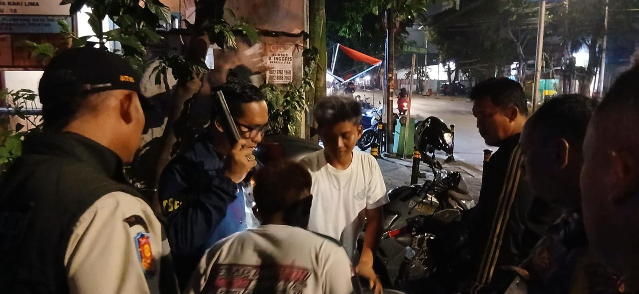 Tak Beri Ruang Bagi Pelaku Kejahatan, Polsek Koja Gelar Patroli KRYD dan Razia Stasioner di Titik Rawan