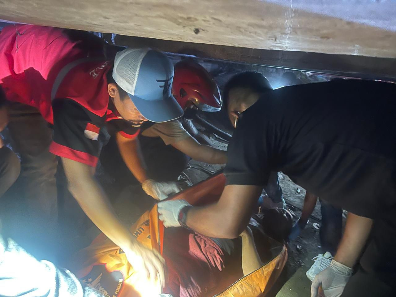 Pria Ditemukan Meninggal di Kolong Jembatan Sunter, Diduga Tersengat Listrik