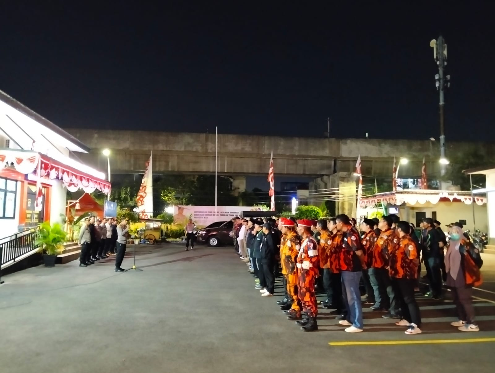 Polsek Kelapa Gading Gelar Apel Bersama Warga, Ormas, dan 3 Pilar Jaga Jakarta Demi Kamtibmas Kondusif